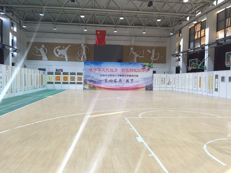 八棱柱掛畫(huà)展板